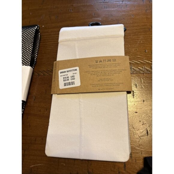 Urban Outfitters Nylon Stocking Fish Lot Of 4 Stockings - Picture 6 of 6